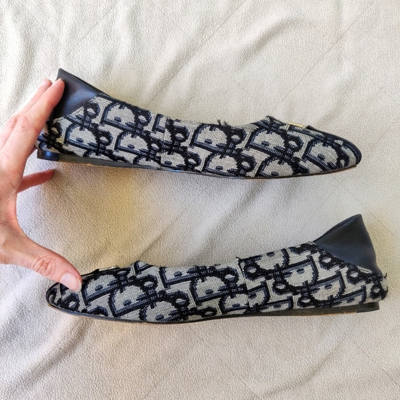 Authentic Dior J'adior Flats - Picture 3 of 9
